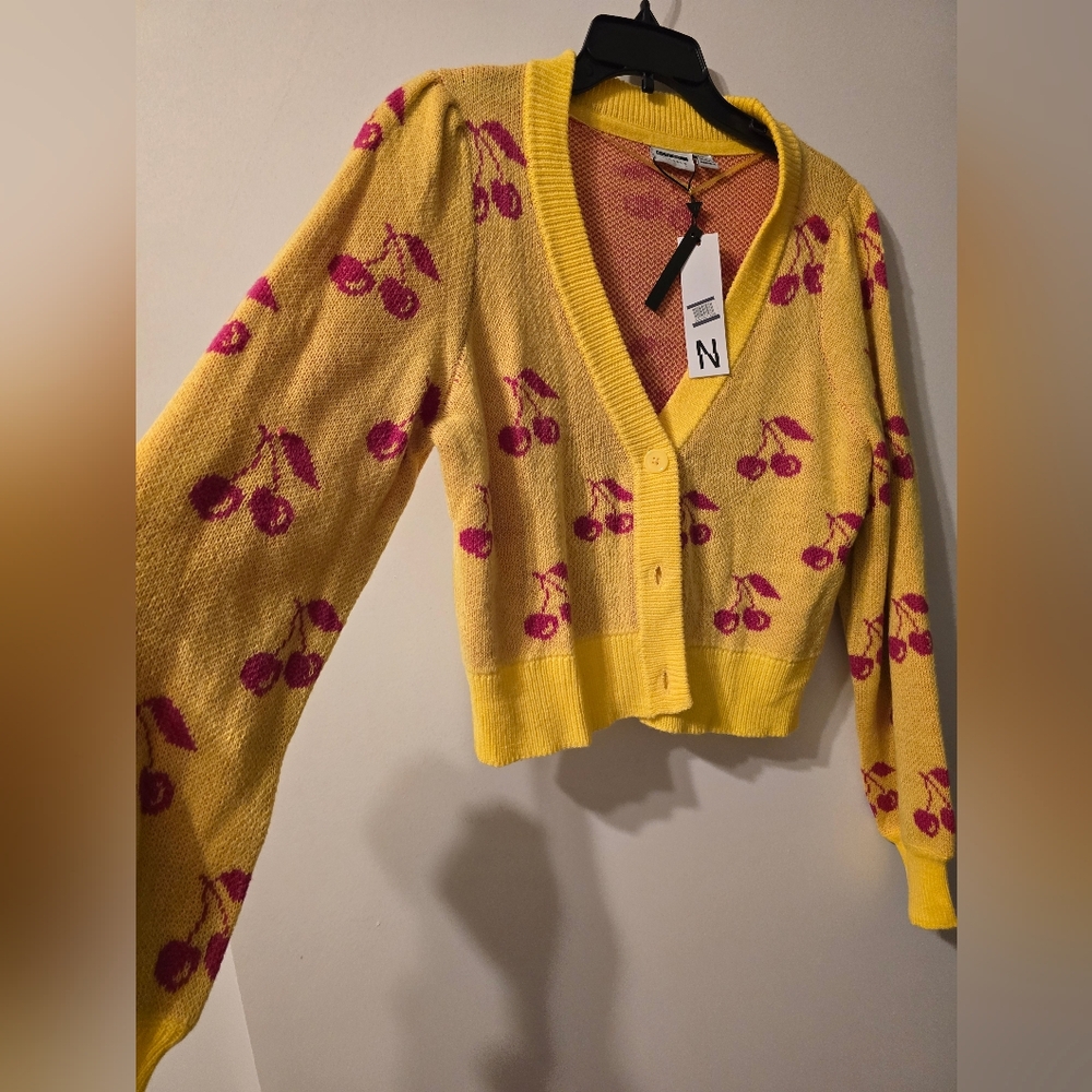 NWT $69 Noisy May Cosmic Cherry V-neck Cardigan Size XL - Picture 4 of 7